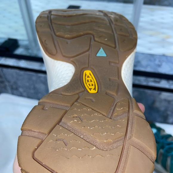 Keen sandal shoes - Women’s US 7 - Picture 7 of 9